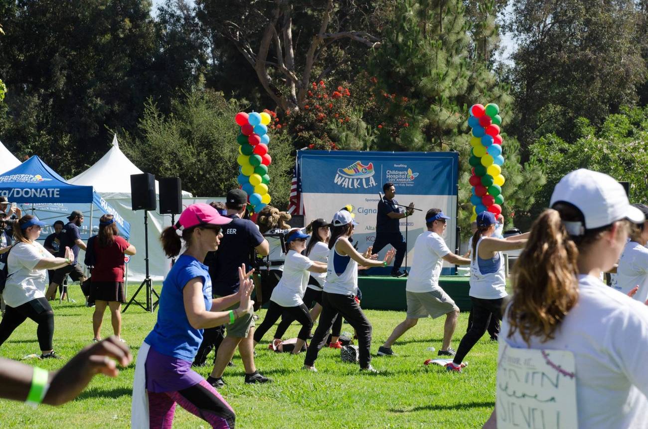 Hundreds doing Tai Chi at Walk LA 2017 for CHLA